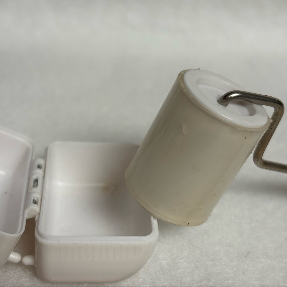 HELLO KITTY Mini Lint Roller Keychain White Cat - Picture 7 of 16